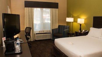 Holiday Inn Express & Suites Saginaw