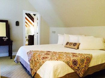 Clermont Bluffs Bed And Breakfast