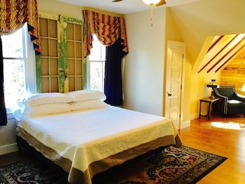 Clermont Bluffs Bed And Breakfast
