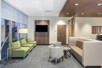 Holiday Inn Express and Suites Hudson I 94