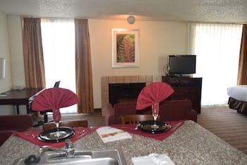 Hawthorn Extended Stay by Wyndham Richardson