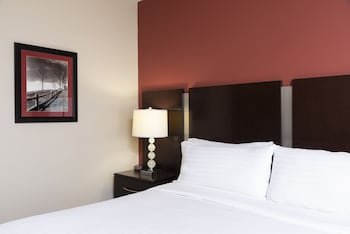 Holiday Inn Express & Suites - New Philadelphia