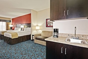 Holiday Inn Express & Suites - New Philadelphia