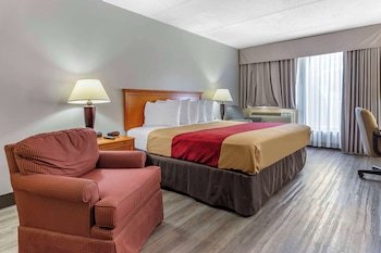 Econo Lodge & Suites Southern Pines