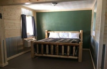 Big Horse Inn & Suites
