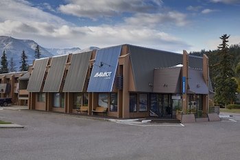 Marmot Lodge
