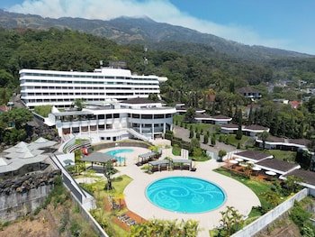 Surya Hotel and Cottage