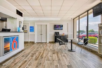 Motel 6 Conyers