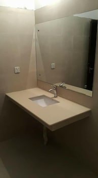 Gulberg Tower Hotel