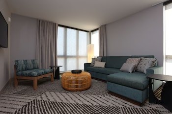 Cedartree Hotel Portland Hillsboro