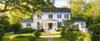 Oak Grove Plantation Bed & Breakfast