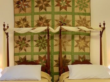 Oak Grove Plantation Bed & Breakfast
