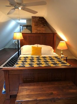 Oak Grove Plantation Bed & Breakfast