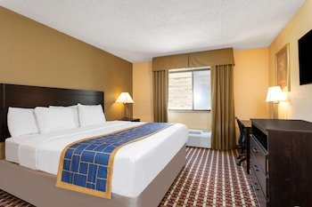 Days Inn by Wyndham Hillsborough