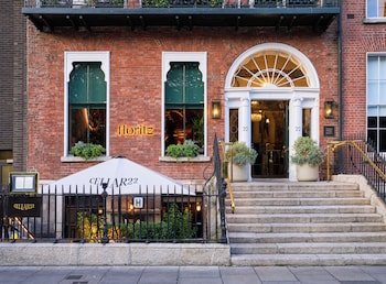 The Cliff Townhouse