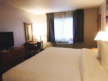 Days Inn by Wyndham Osage Beach Lake of the Ozarks