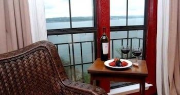 The Lakehouse Bed and Breakfast