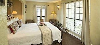 The Lakehouse Bed and Breakfast