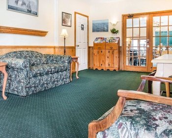 Quality Inn & Suites Beachfront