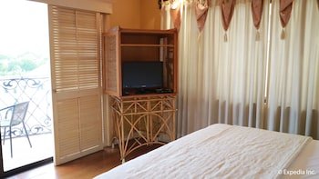Sophia Suites Residence Hotel