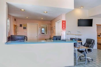 Econo Lodge Inn & Suites Socorro