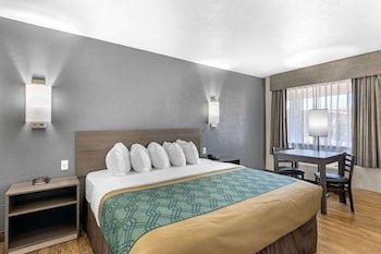 Econo Lodge Inn & Suites Socorro