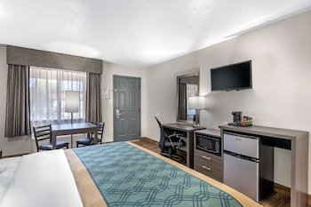 Econo Lodge Inn & Suites Socorro