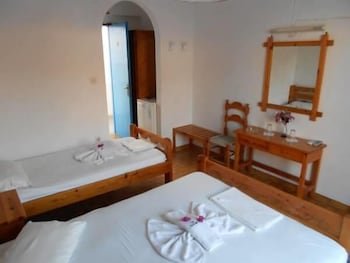 Aratos Hotel