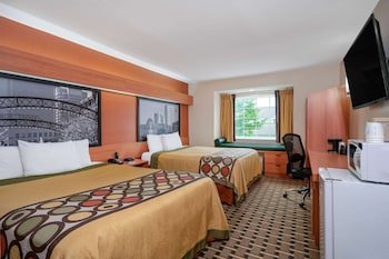 Super 8 by Wyndham Columbus West