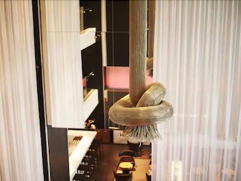 Le Germain Hotel Toronto Maple Leaf Square