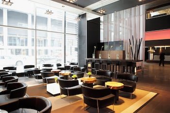 Le Germain Hotel Toronto Maple Leaf Square