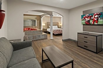 Red Roof Inn & Suites Irving - DFW Airport South