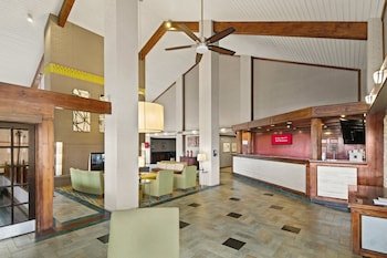 Red Roof Inn & Suites Irving - DFW Airport South