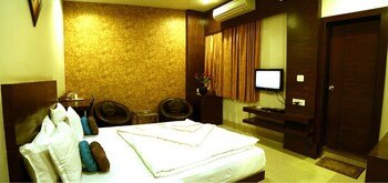 Hotel Shri Khedpati International