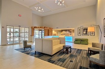 Holiday Inn Express & Suites Milwaukee Airport