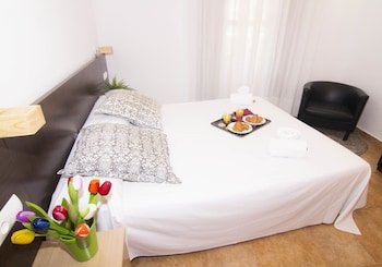 Living Valencia Apartaments