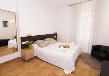 Living Valencia Apartaments