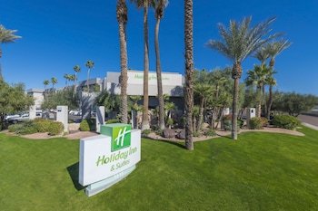 Holiday Inn & Suites Phoenix Airport North