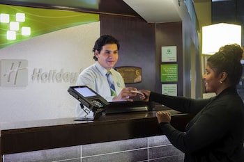 Holiday Inn & Suites Phoenix Airport North