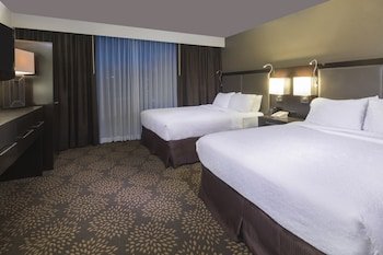 Holiday Inn & Suites Phoenix Airport North