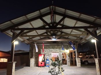 Ranch House Inn & Suites