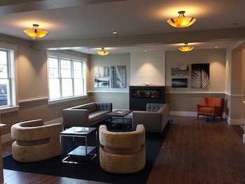 Belfast Harbor Inn