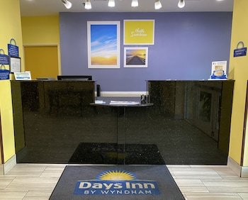 Days Inn & Suites by Wyndham Augusta Near Fort Gordon