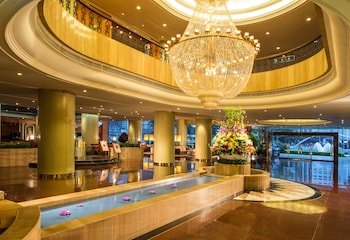 Sunshine Hotel