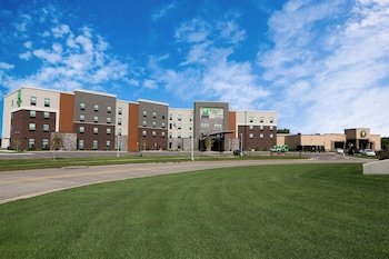 Holiday Inn Hotel And Suites Sioux Falls - Airport