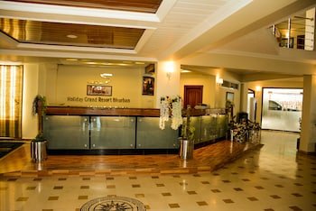 Holiday Grand Hotel & Resort