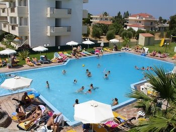 Summerland Hotel & Bungalows