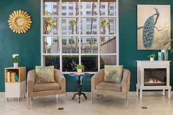 Peacock Suites