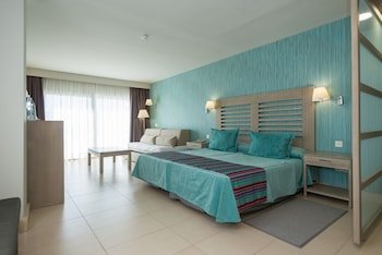 HD Beach Resort & Spa