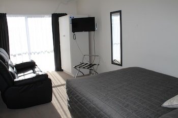 Riverview Motel